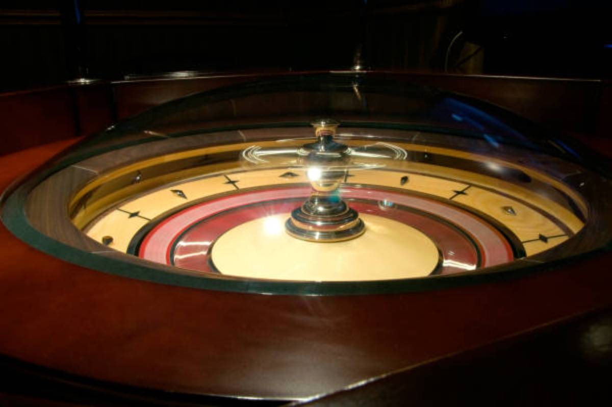 Why Does the Double Zero Matter in American Roulette?